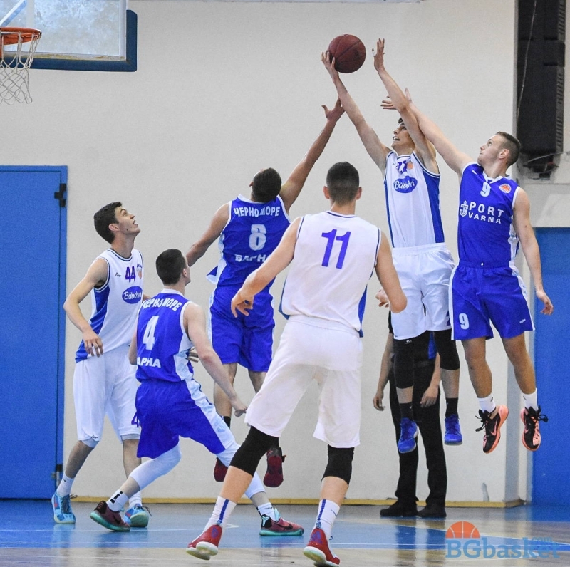 Всички галерии и записи на мачове от финалите за юноши (19)